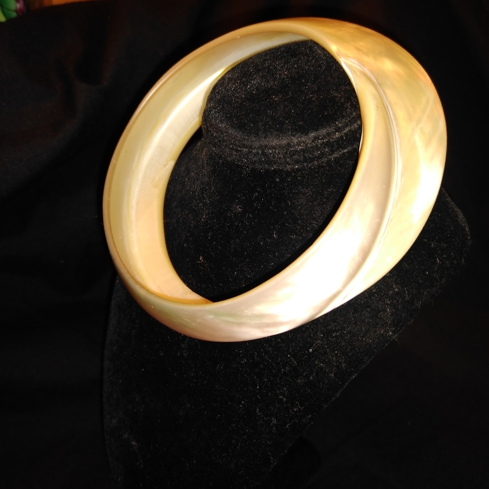 Natural mother of pearl hand carved shell